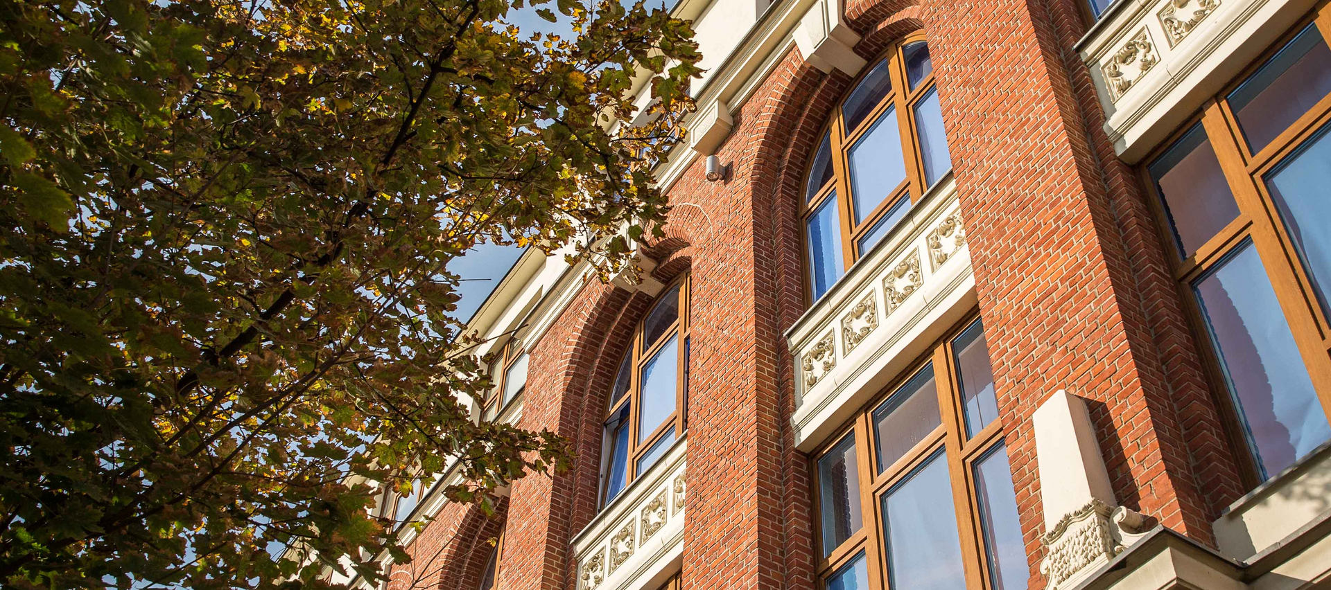 Fragment budynku Wydziału Nauk o Wychowaniu UŁ